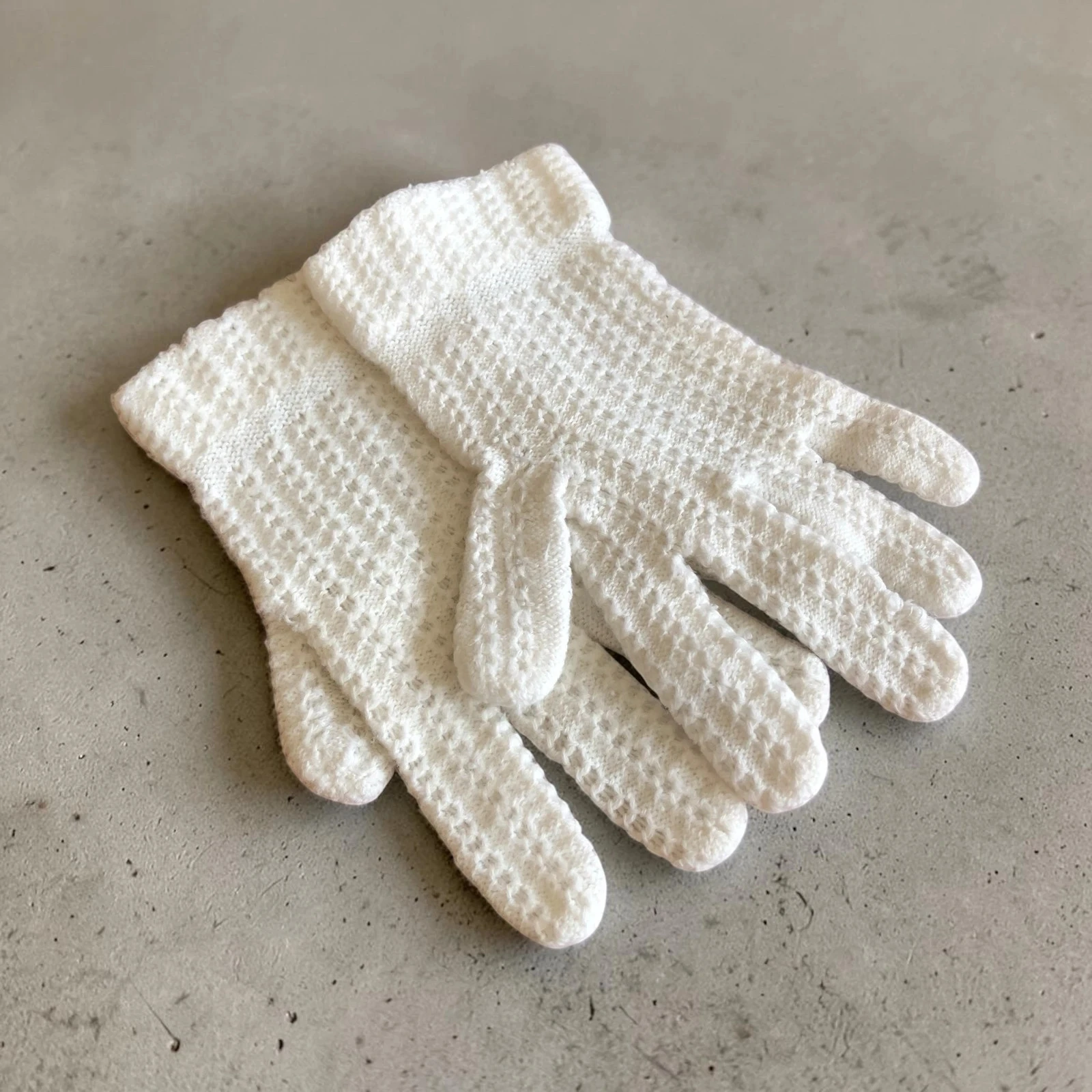 🌸 Gants Vintage en Maille Ajourée – Blanc Éclatant 🌸